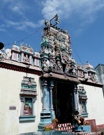 mariamman temple opening hours